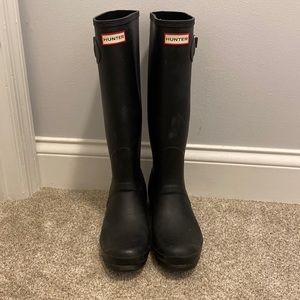 Hunter black matte rain boots. Size 10